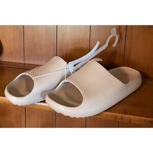 NWT Wild Fable Size 11 Open Toe Slide On